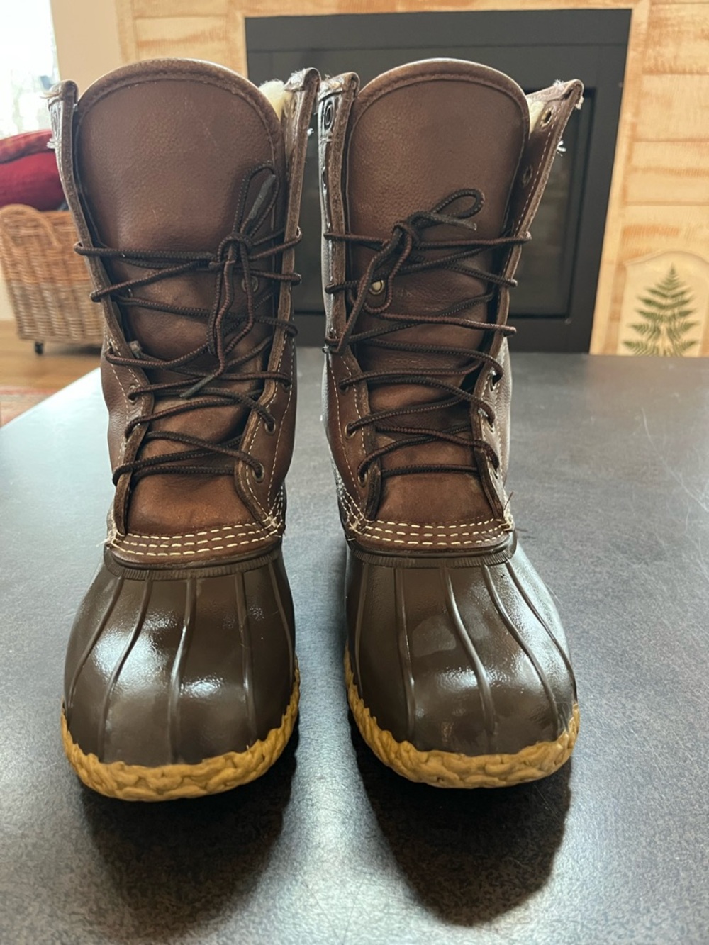 LL Bean Women’s Tumbled Leather Sherpa Lined Lace-Up Duck Boots Size 8 - Picture 2 of 7